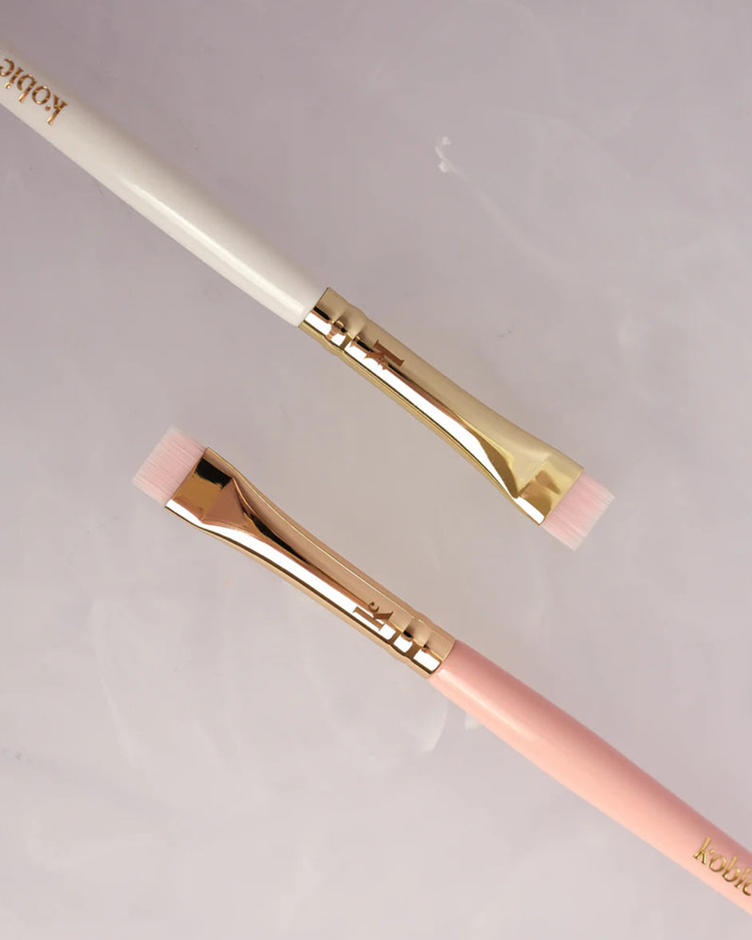 Kobie Lee Collective - Flacher Highlighter-Pinsel